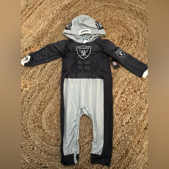 NWT BABY RAIDERS OUTFIT - Picture 1 of 6